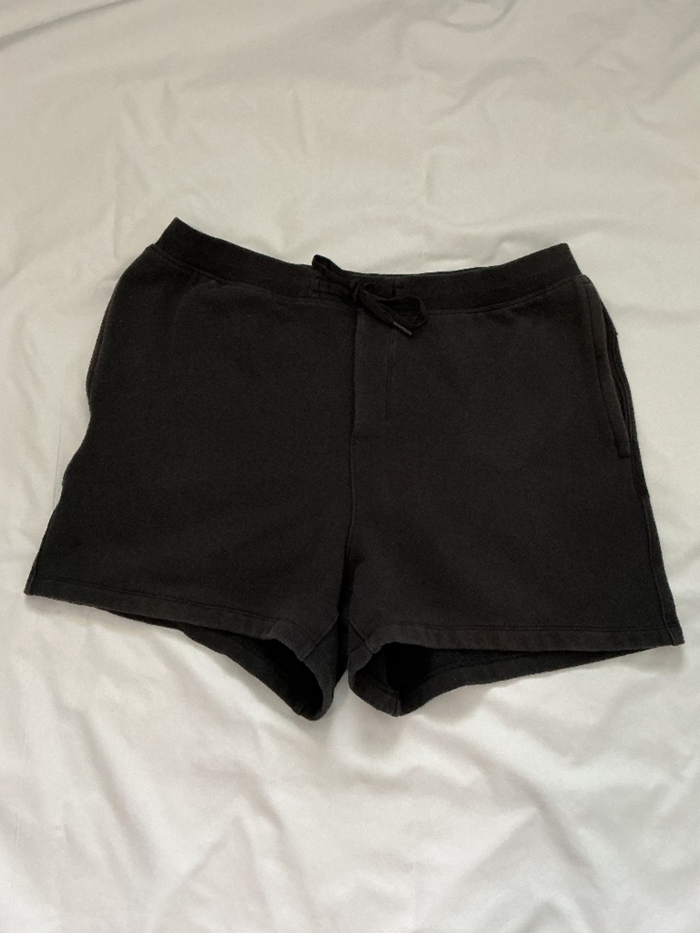 LULULEMON SWEATSHORTS (size: XL)
